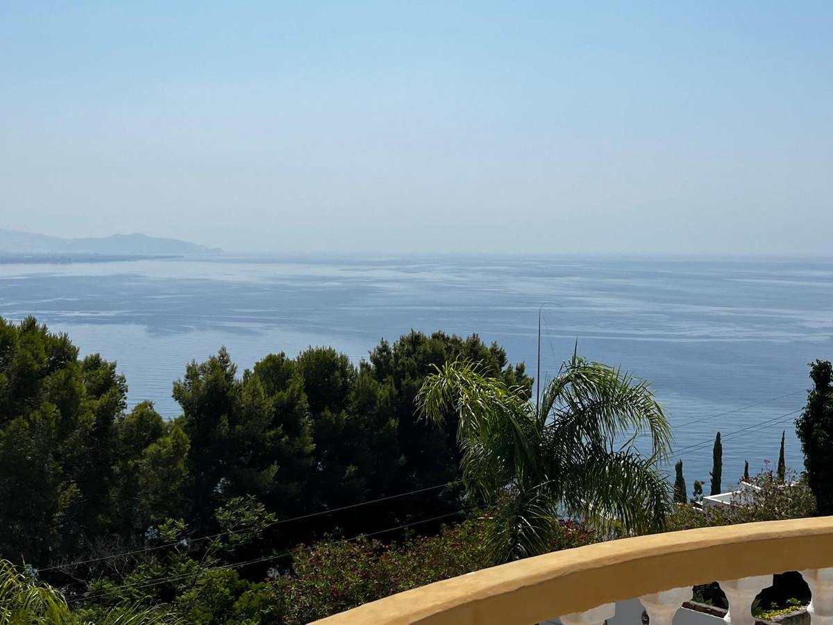 Villa for sale in Almuñecar, Granada, Spain