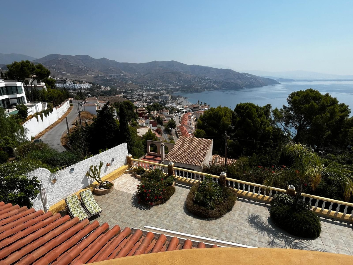 Villa for sale in Almuñecar, Granada, Spain