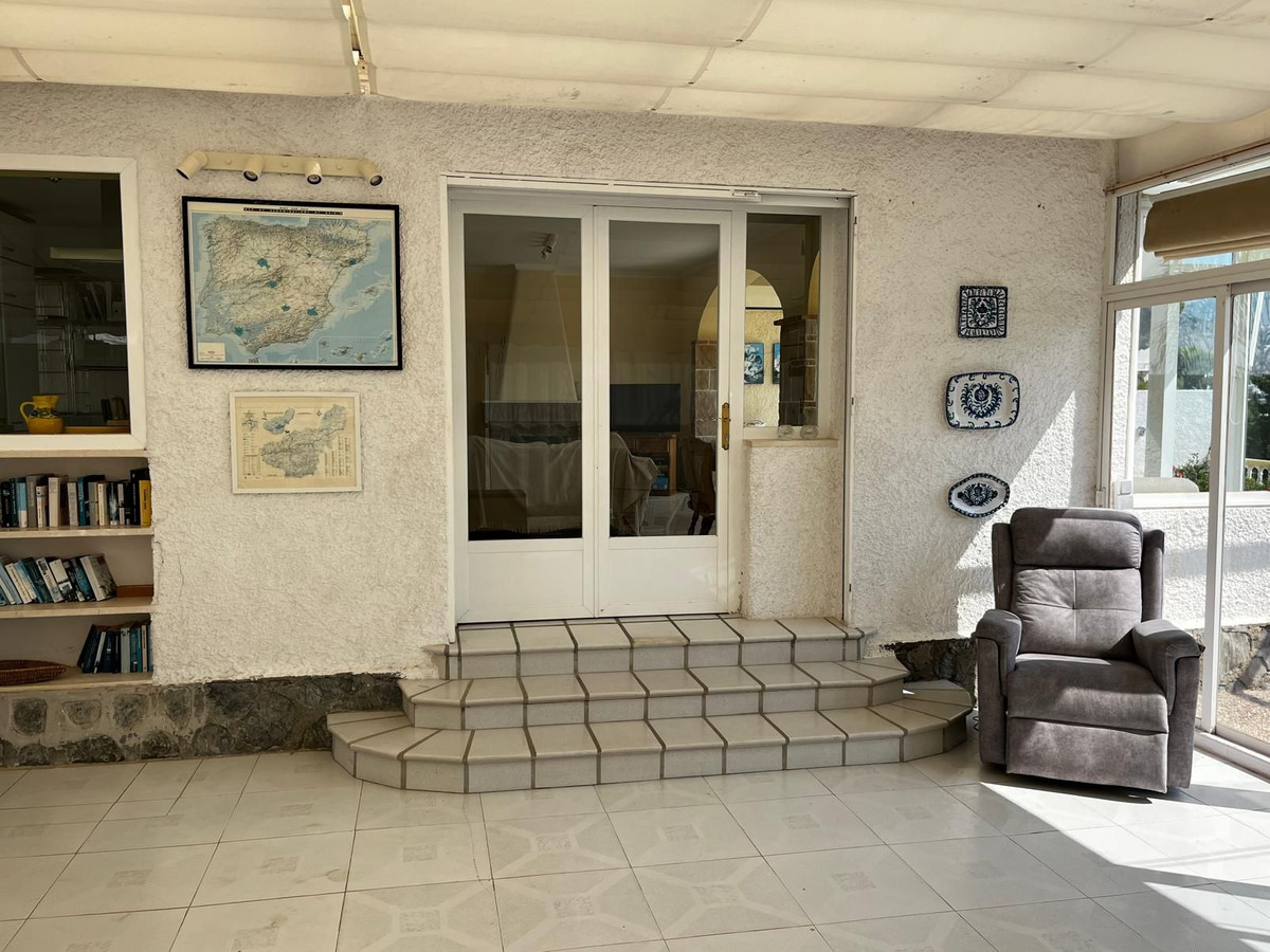 Villa for sale in Almuñecar, Granada, Spain