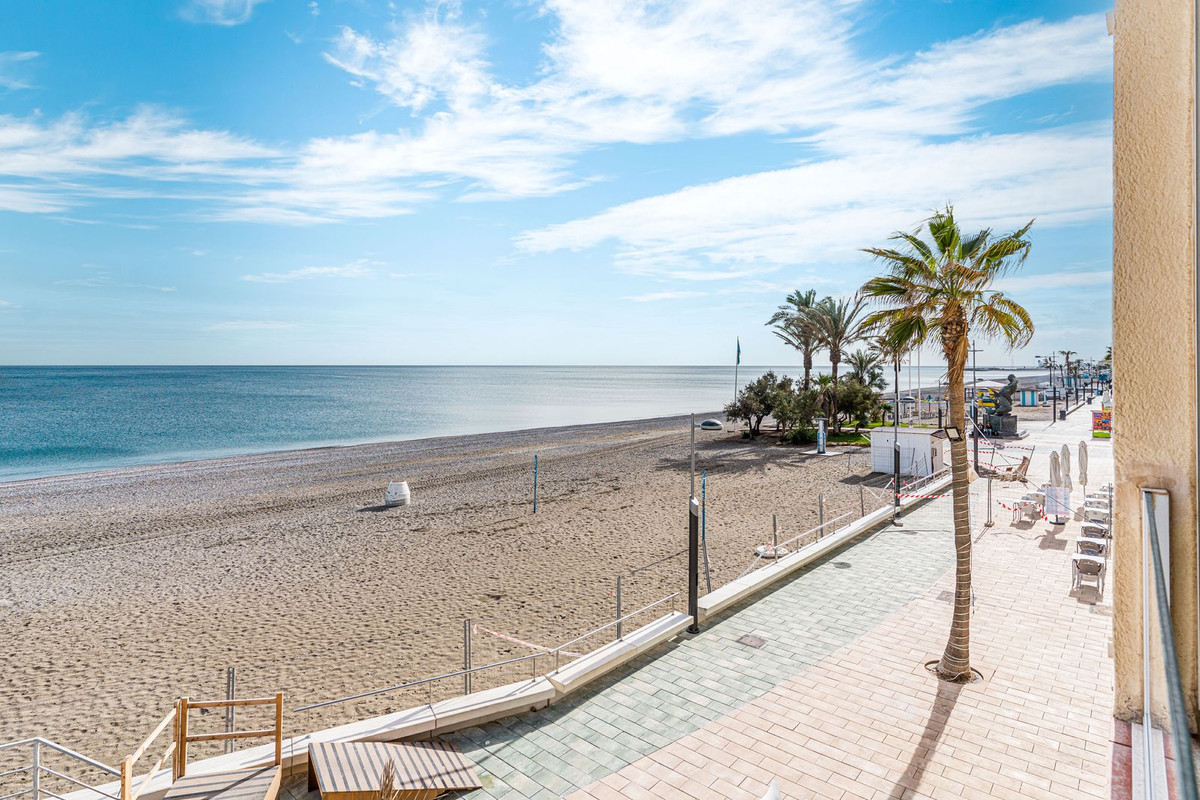 Apartment for sale in San Luis De Sabinillas, Málaga, Spain