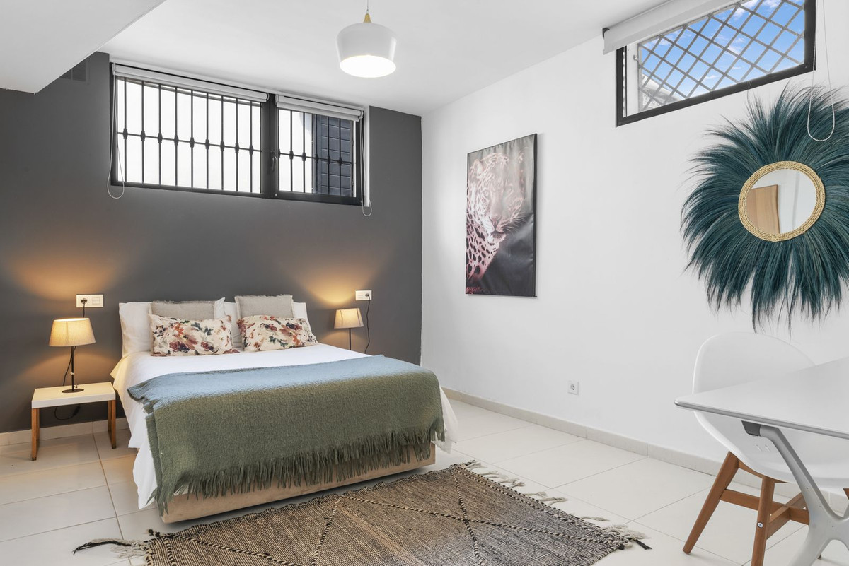 Villa for sale in Nueva Andalucía, Málaga, Spain