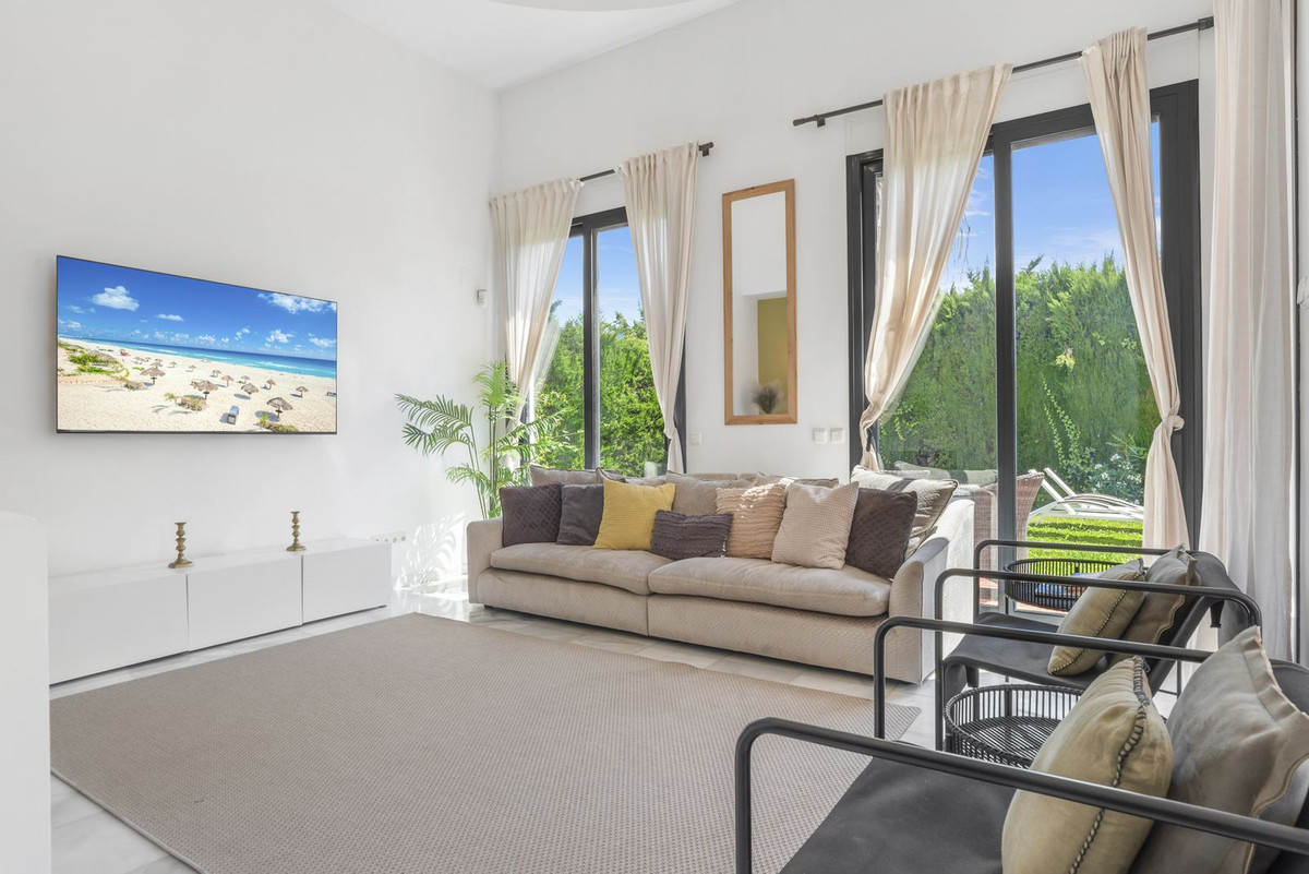 Villa for sale in Nueva Andalucía, Málaga, Spain
