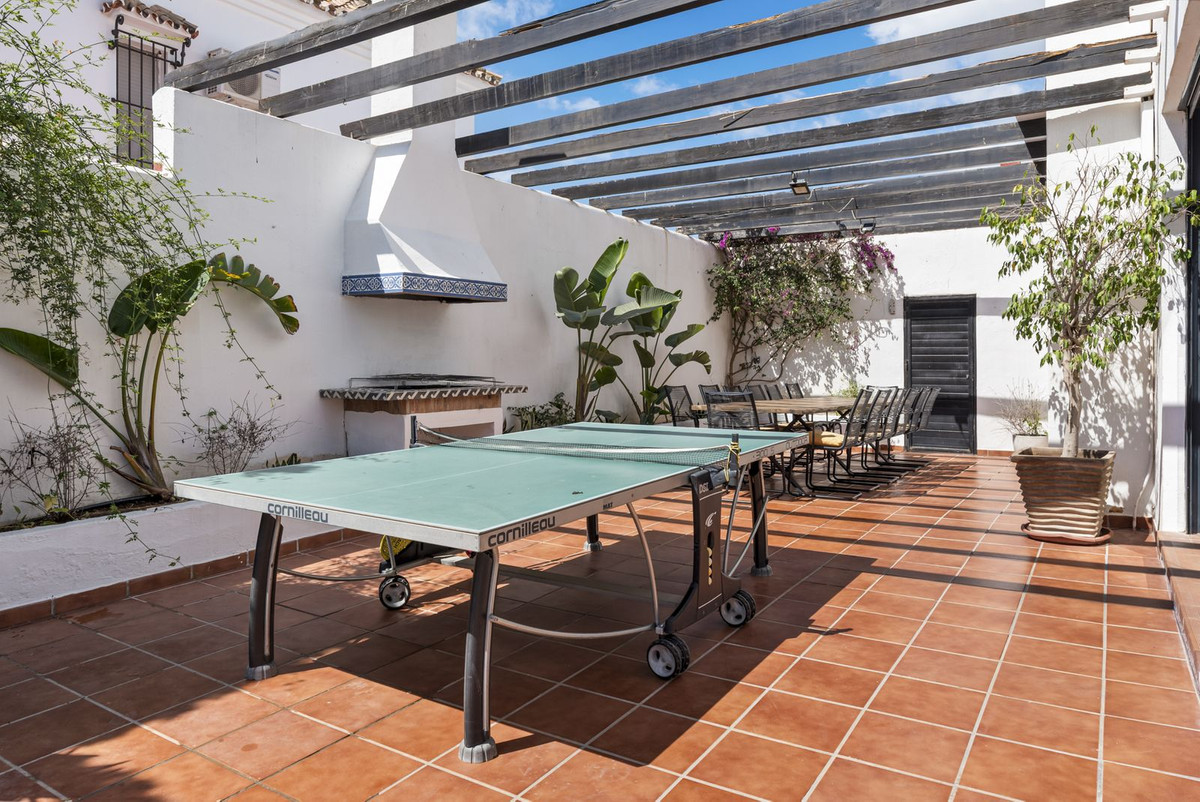 Villa for sale in Nueva Andalucía, Málaga, Spain
