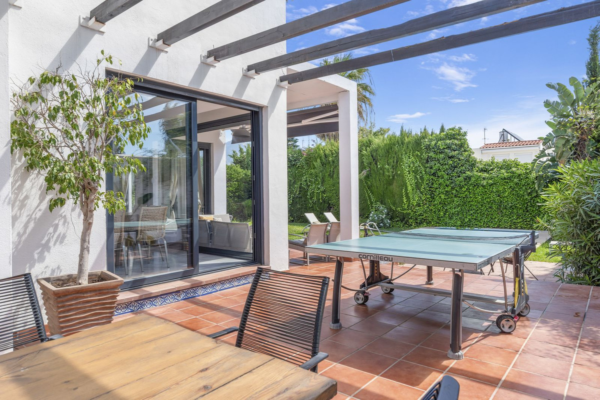 Villa for sale in Nueva Andalucía, Málaga, Spain
