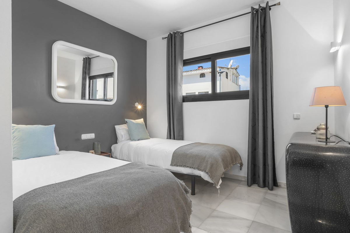 Villa for sale in Nueva Andalucía, Málaga, Spain