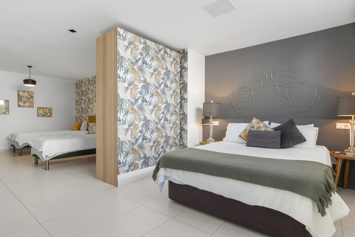 Villa for sale in Nueva Andalucía, Málaga, Spain