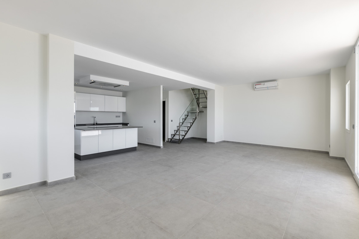 Penthouse for sale in Estepona, Málaga, Spain