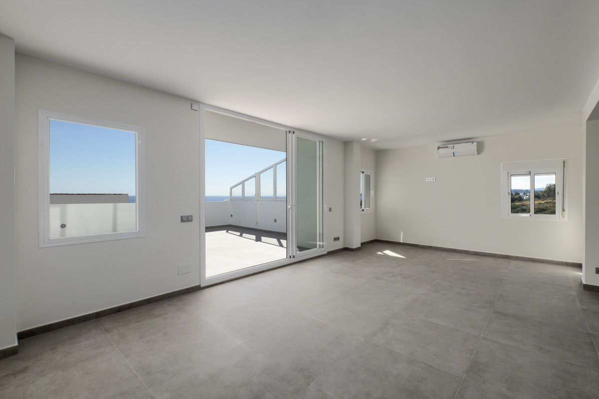 Penthouse for sale in Estepona, Málaga, Spain