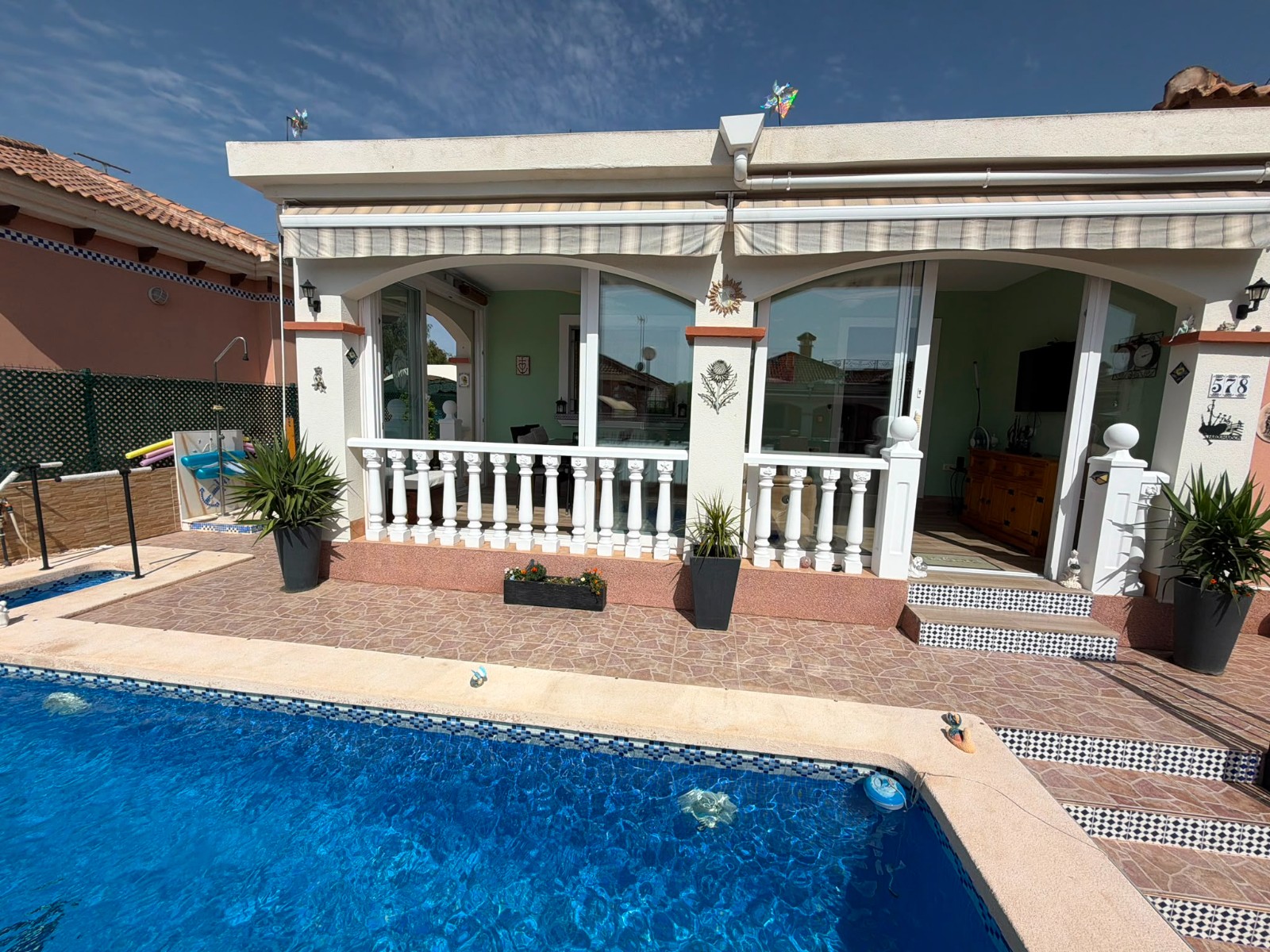Villa en venta en Los Montesinos
