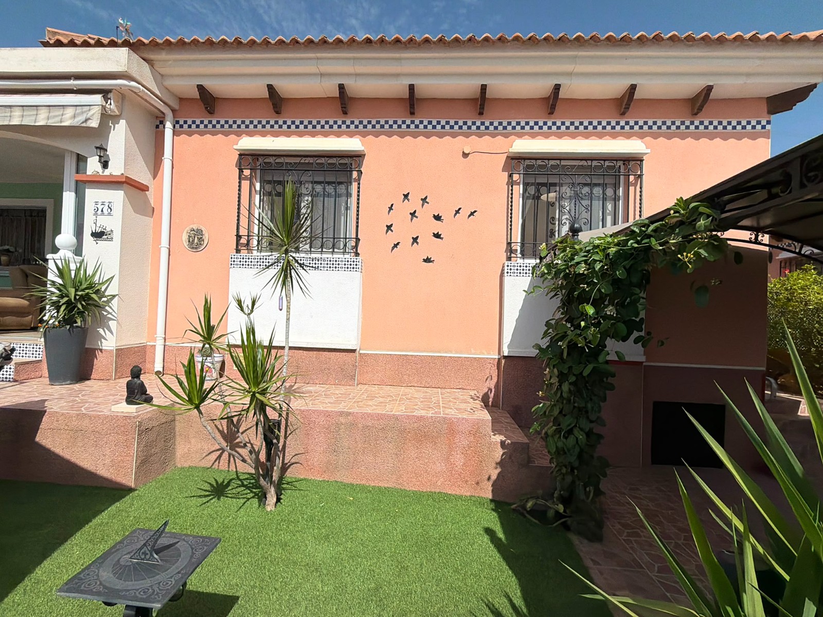 Villa en venta en Los Montesinos