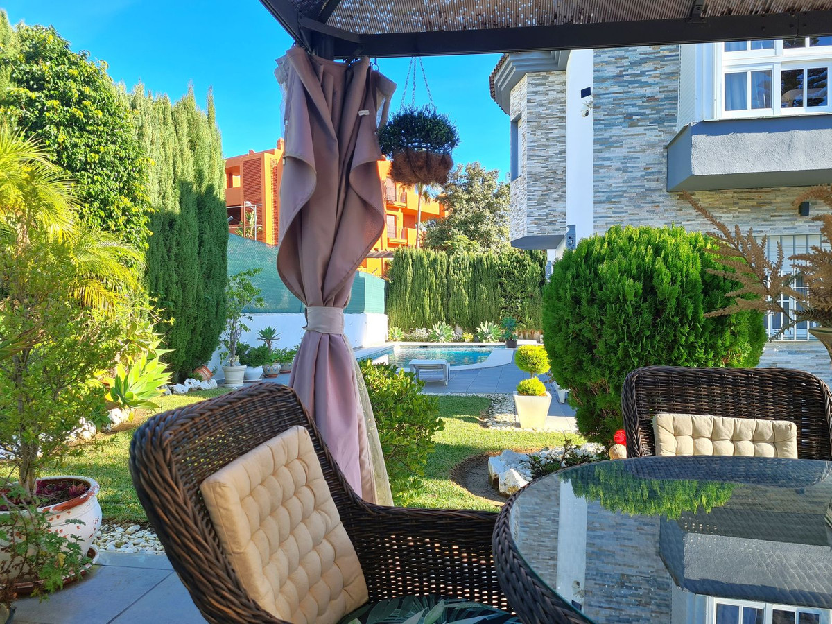 Villa en venta en Estepona