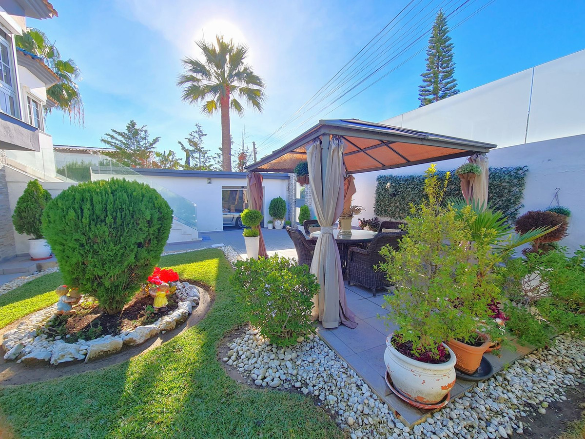 Villa en venta en Estepona