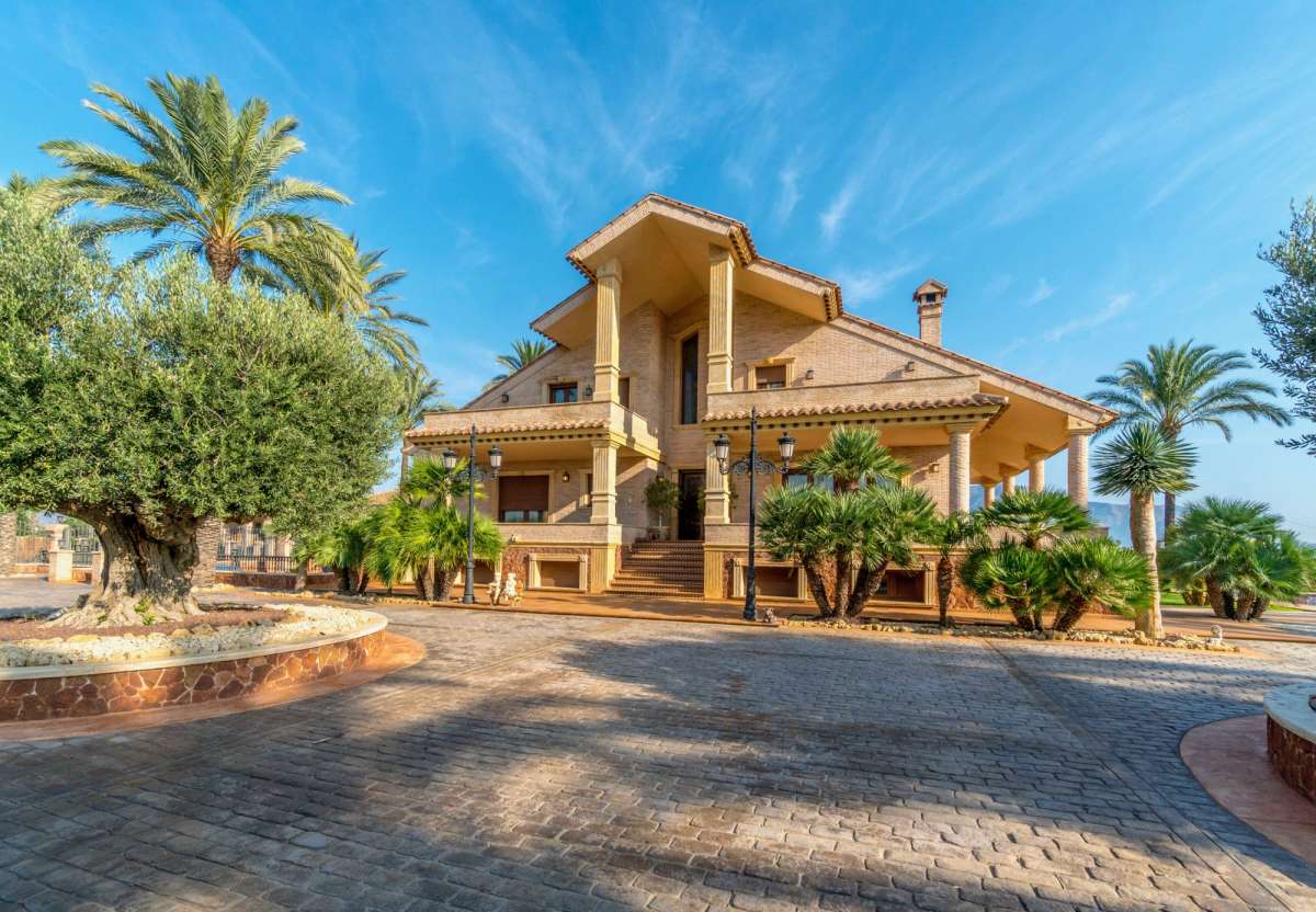Villa for sale in Molins, Alicante, Spain