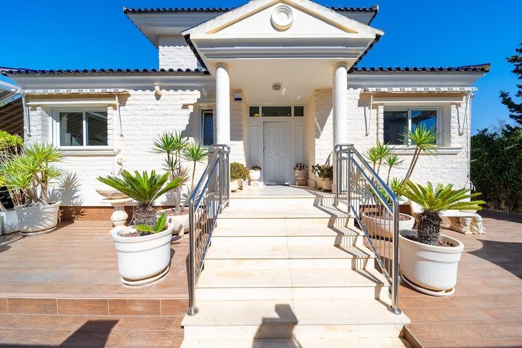 Villa for sale in Torrevieja, Alicante, Spain