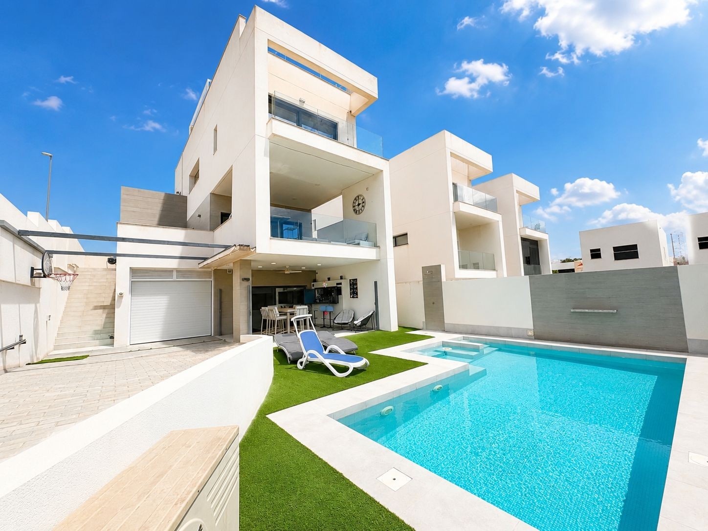 Villa for sale in Benijofar, Alicante, Spain
