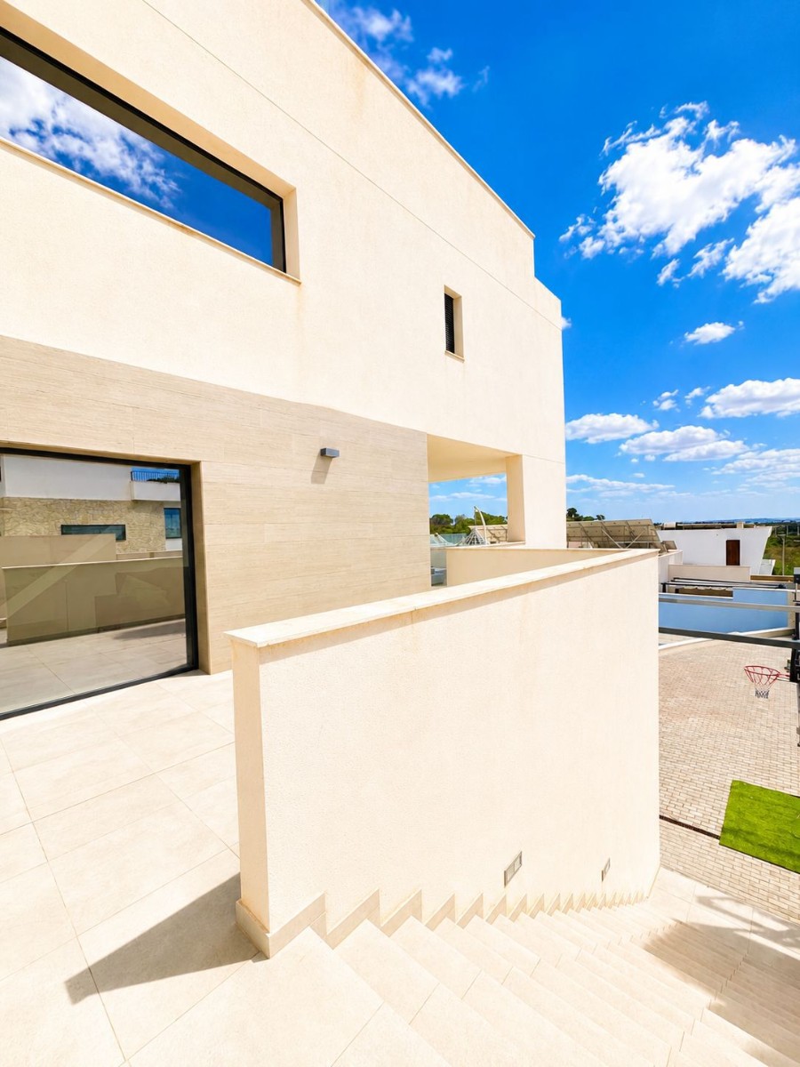 Villa for sale in Benijofar, Alicante, Spain