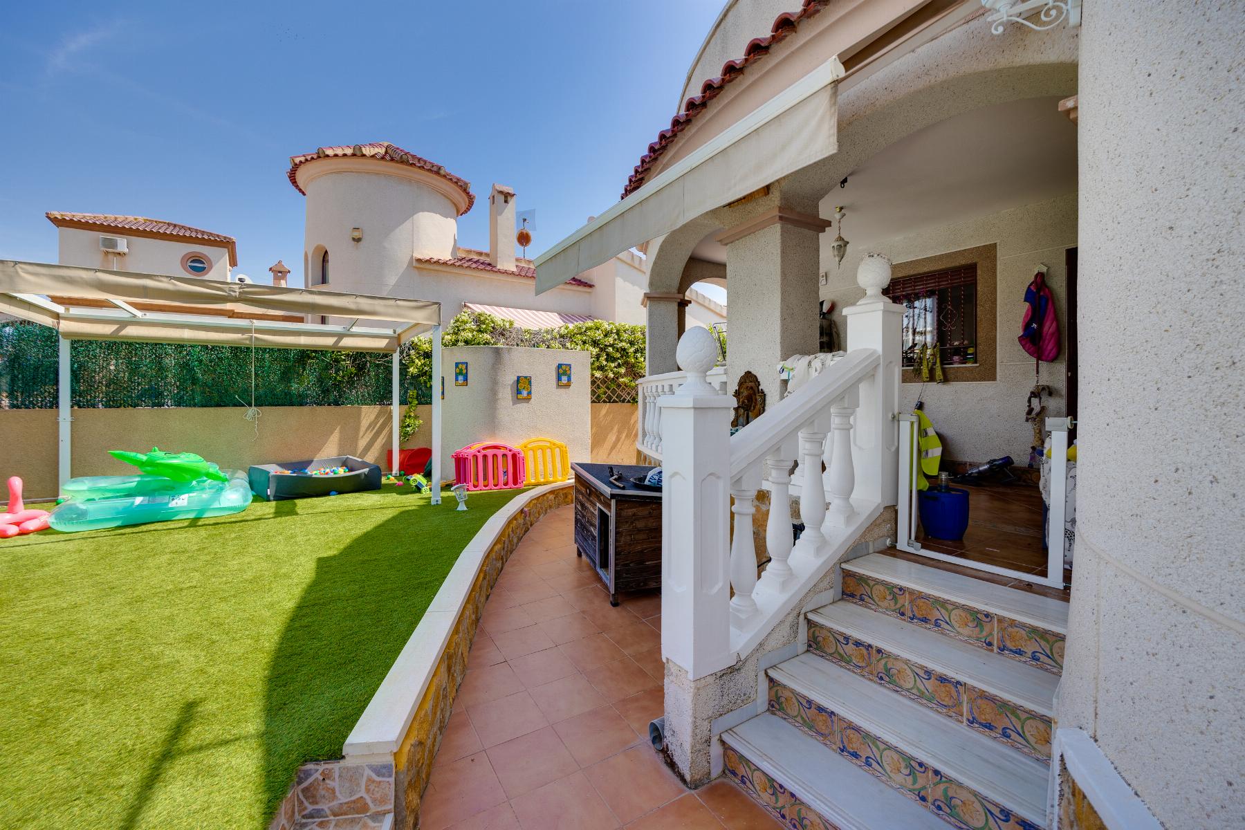 Villa for sale in San Fulgencio, Alicante, Spain