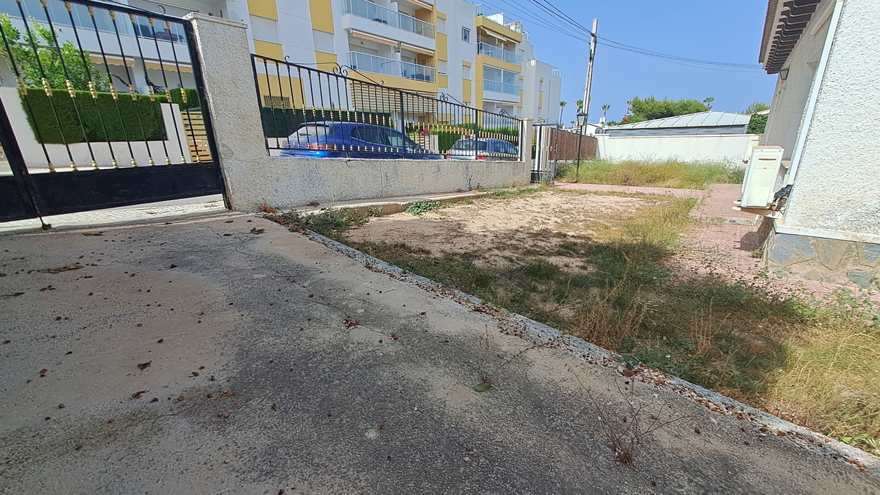 Villa en venta en Villamartin