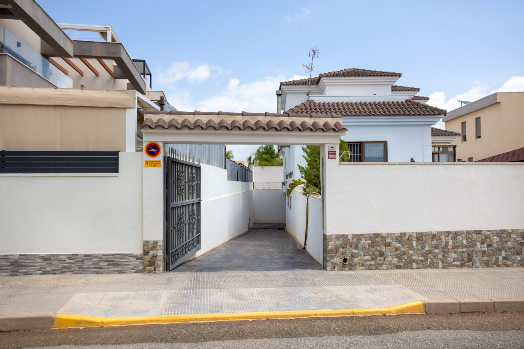 Villa for sale in Los Montesinos, Alicante, Spain