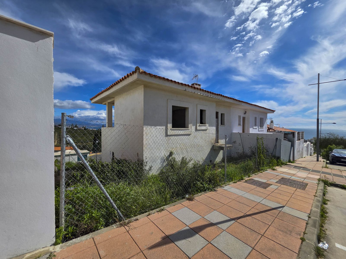 Town House for sale in La Duquesa, Málaga, Spain