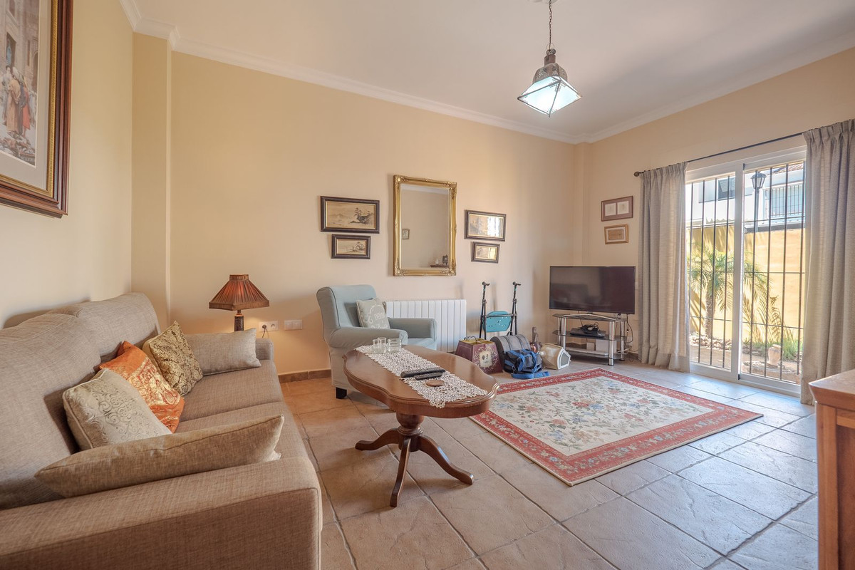 Villa for sale in Alhaurin El Grande, Málaga, Spain