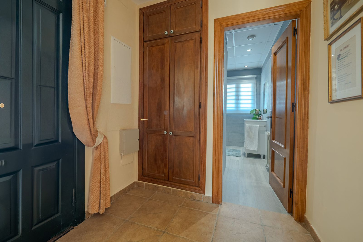 Villa for sale in Alhaurin El Grande, Málaga, Spain