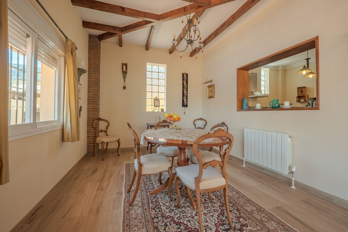 Villa for sale in Alhaurin El Grande, Málaga, Spain