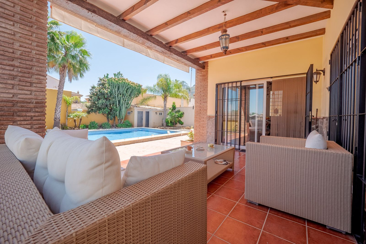Villa for sale in Alhaurin El Grande, Málaga, Spain