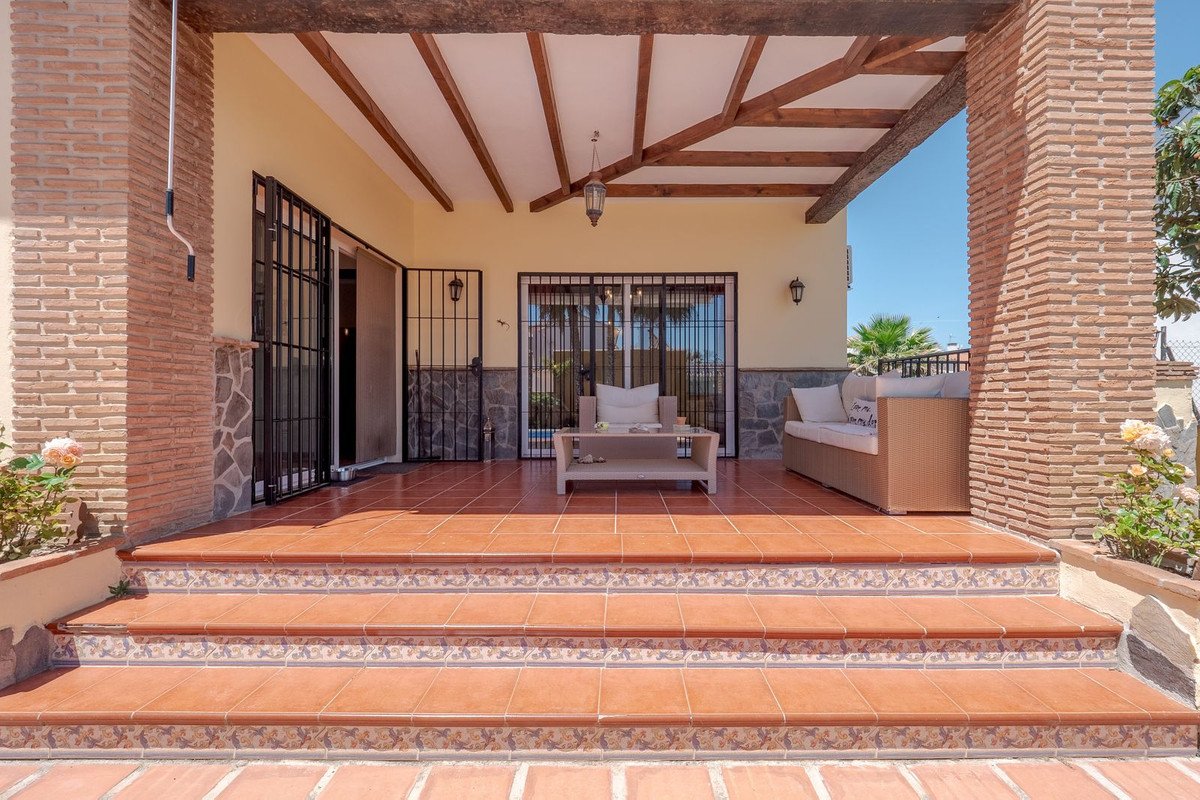 Villa for sale in Alhaurin El Grande, Málaga, Spain