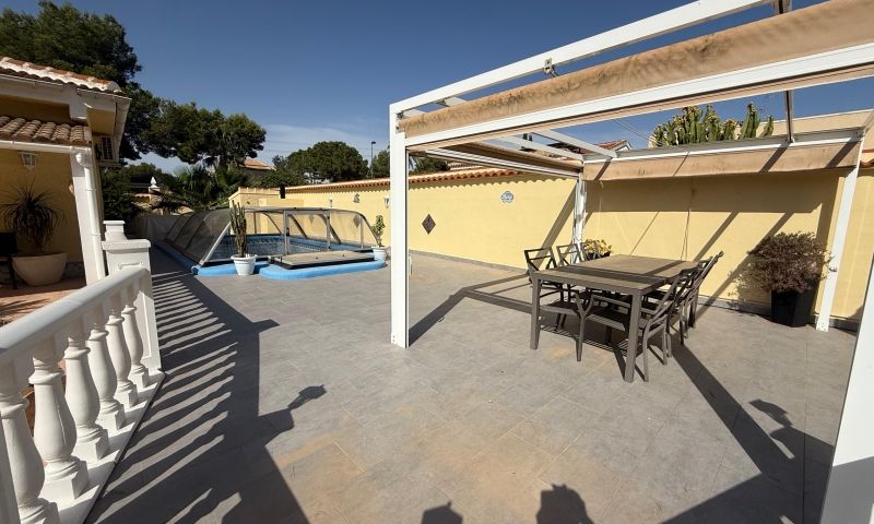 Villa en venta en Pinar De Campoverde