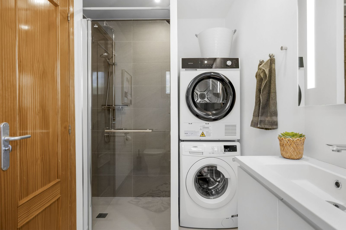 Penthouse for sale in El Higueron, Málaga, Spain