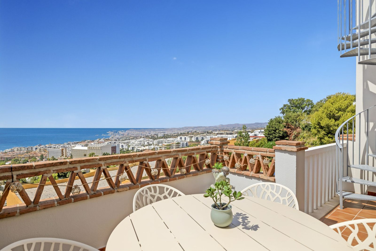 Penthouse for sale in El Higueron, Málaga, Spain