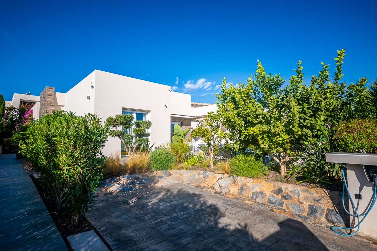 Villa en venta en Algorfa