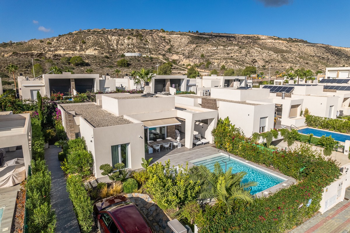 Villa en venta en Algorfa