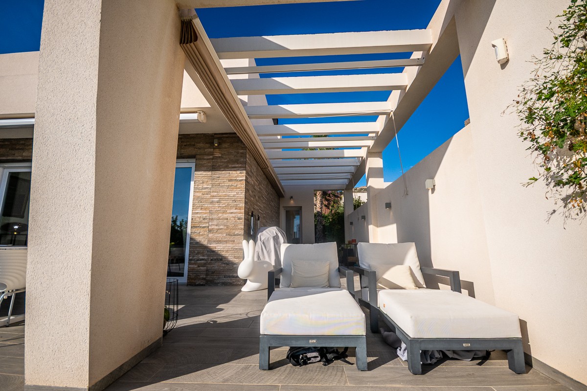 Villa en venta en Algorfa