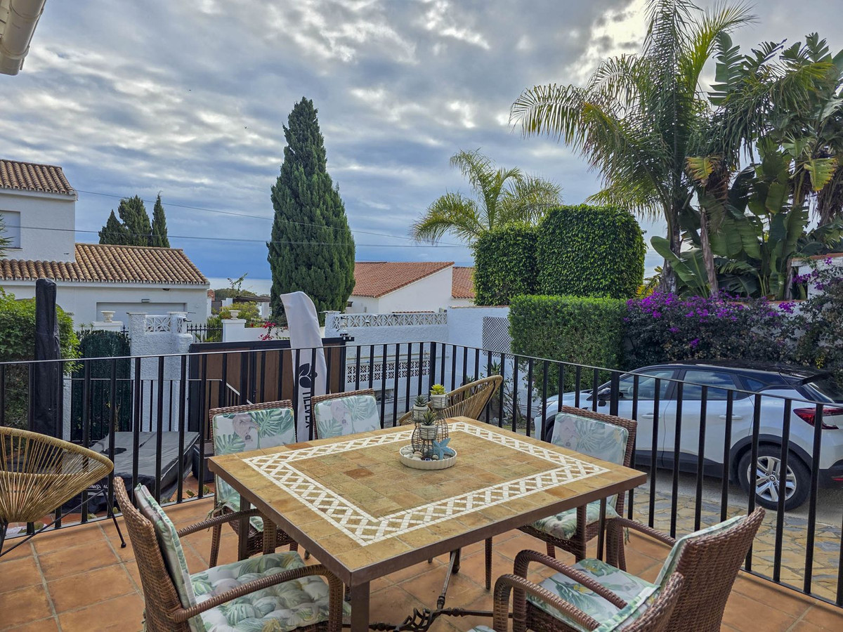 Villa en venta en La Duquesa