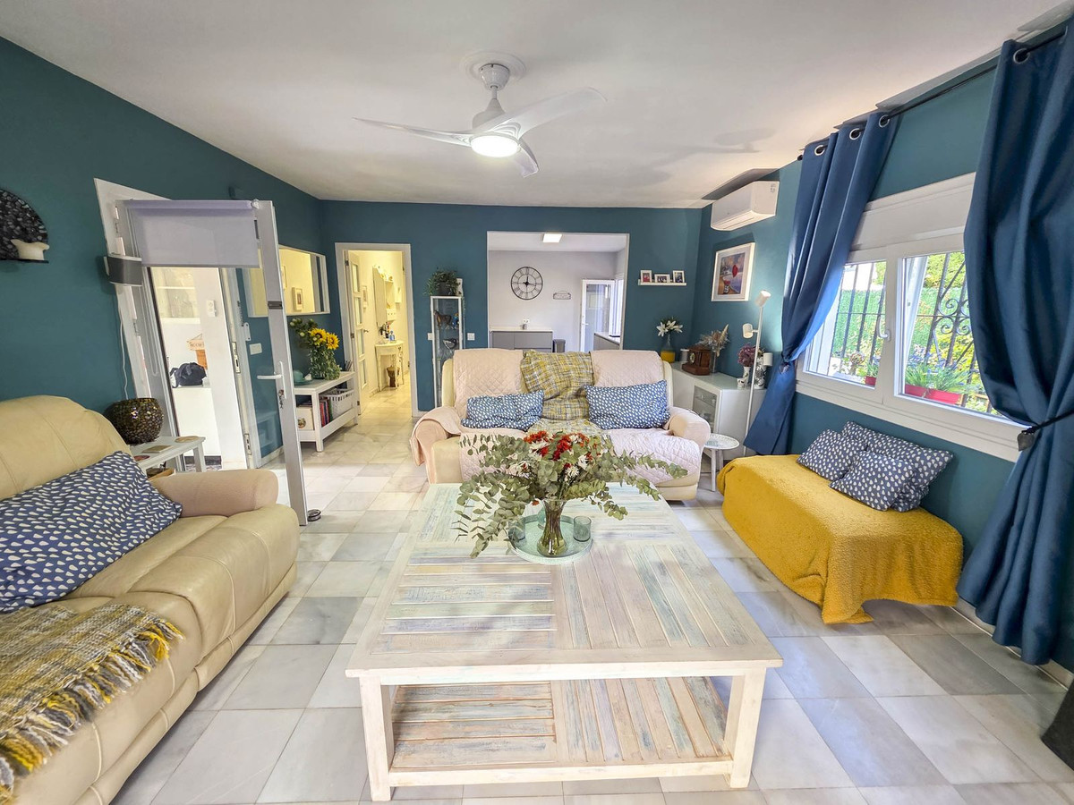 Villa en venta en La Duquesa