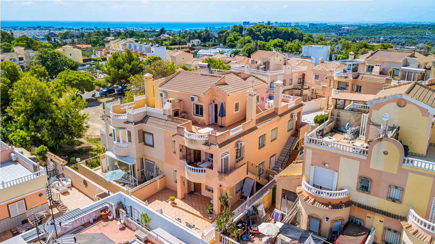 Bungalow for sale in Cabo Roig, Alicante, Spain