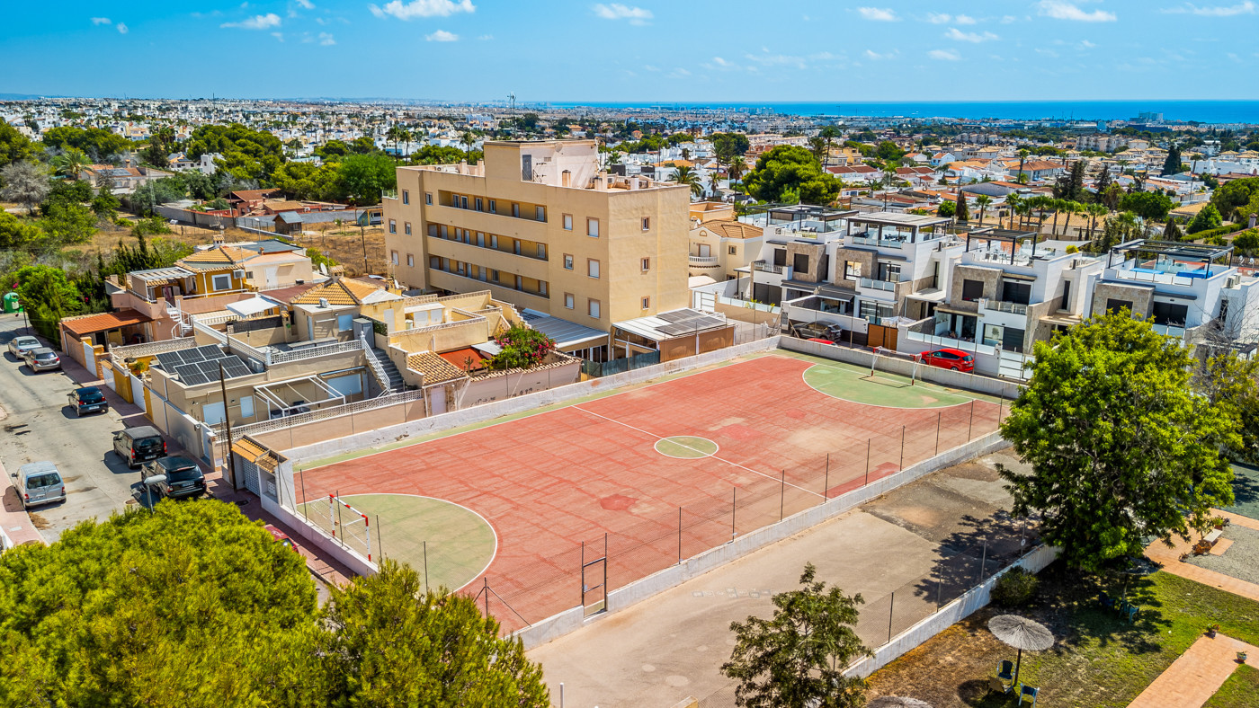 Bungalow for sale in Cabo Roig, Alicante, Spain