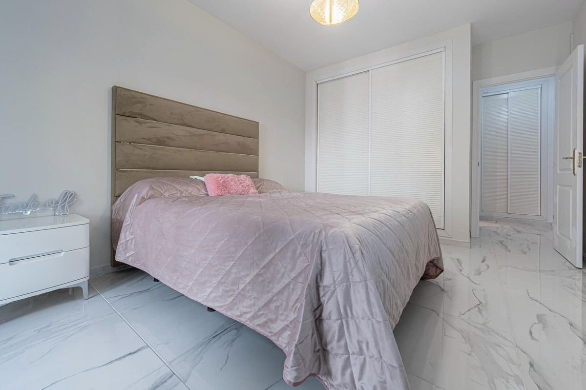 Apartment for sale in Nueva Andalucía, Málaga, Spain