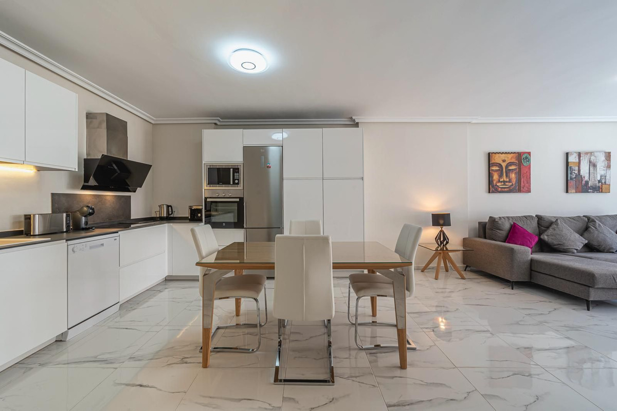 Apartment for sale in Nueva Andalucía, Málaga, Spain