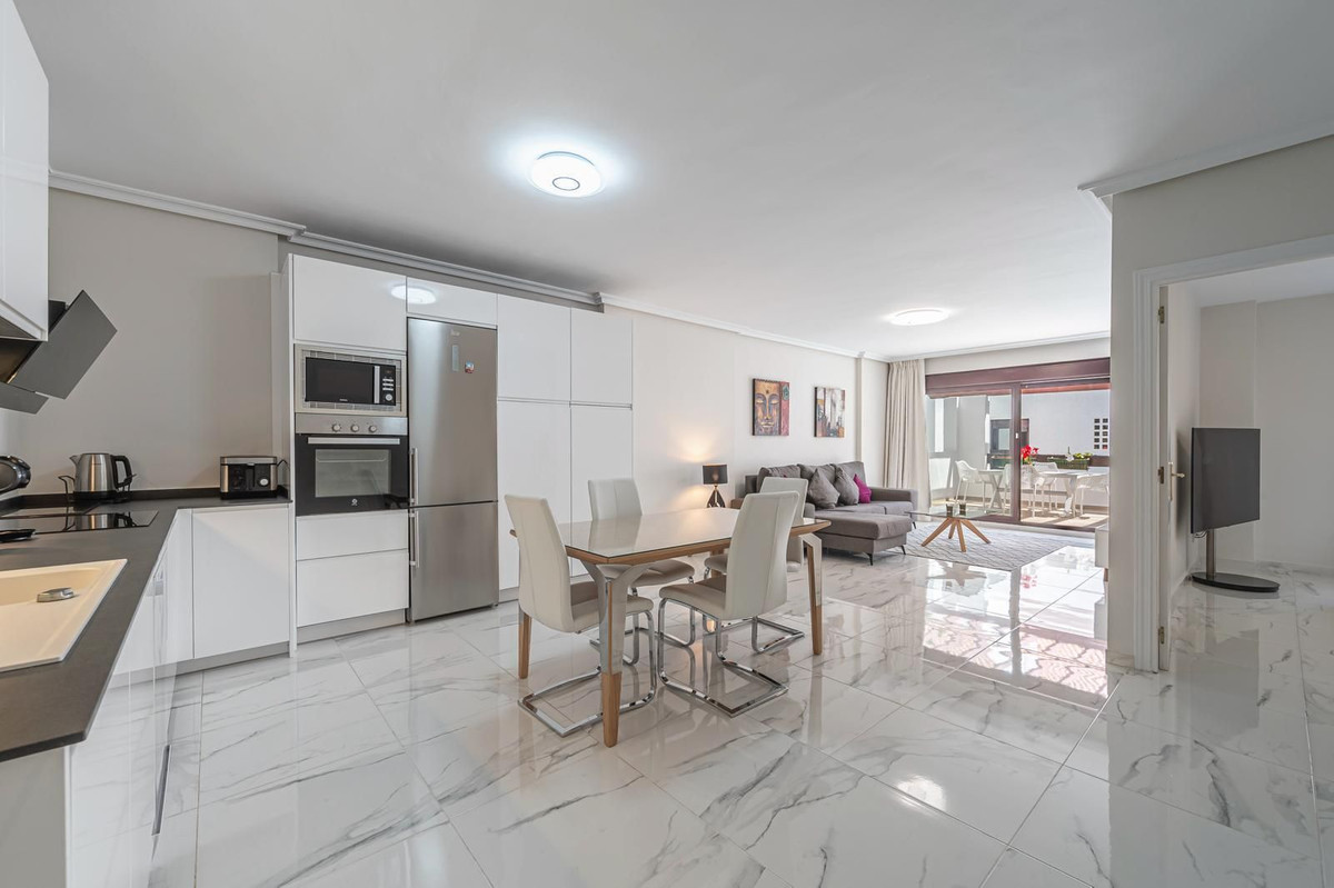 Apartment for sale in Nueva Andalucía, Málaga, Spain