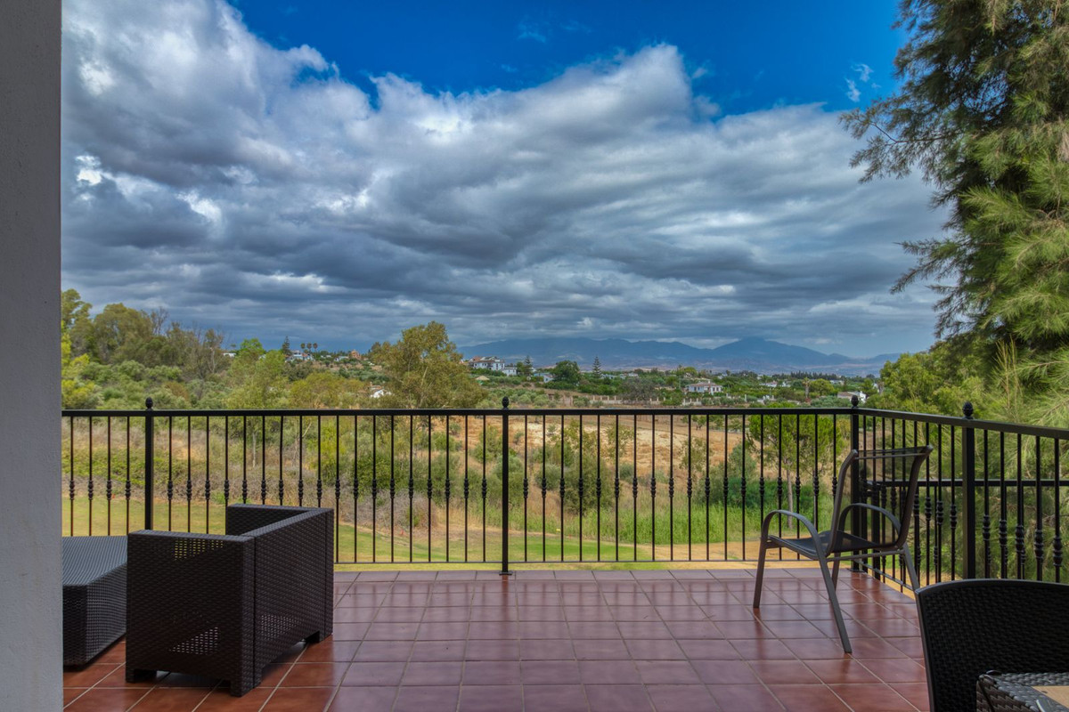 Villa for sale in Lauro Golf, Málaga, Spain