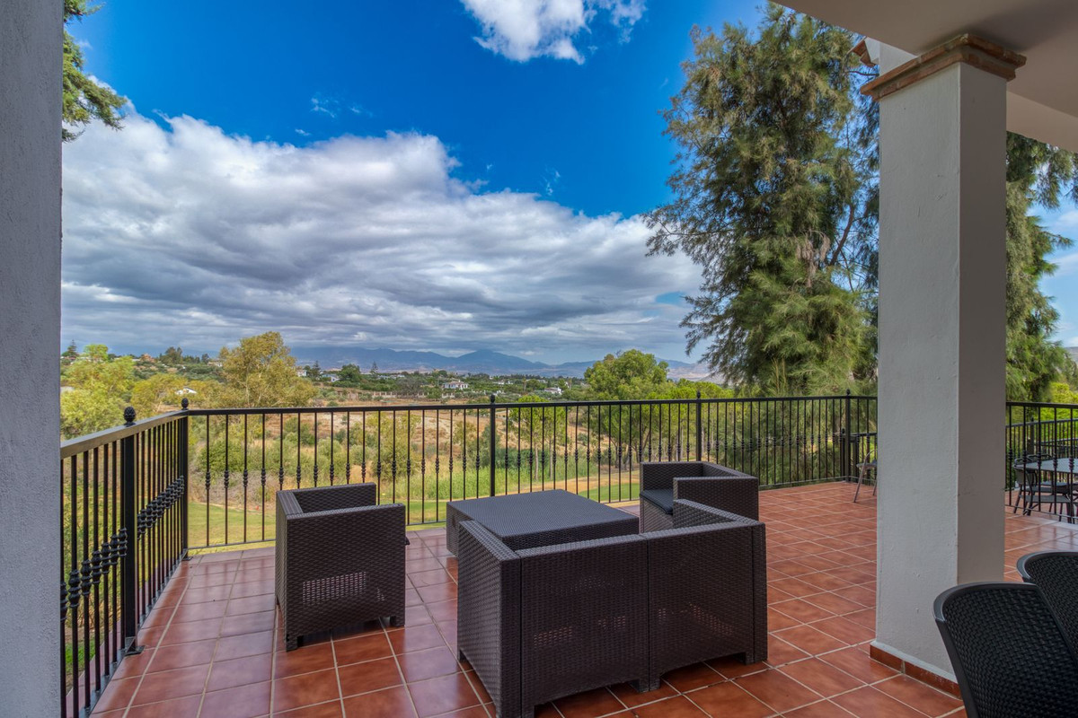 Villa for sale in Lauro Golf, Málaga, Spain