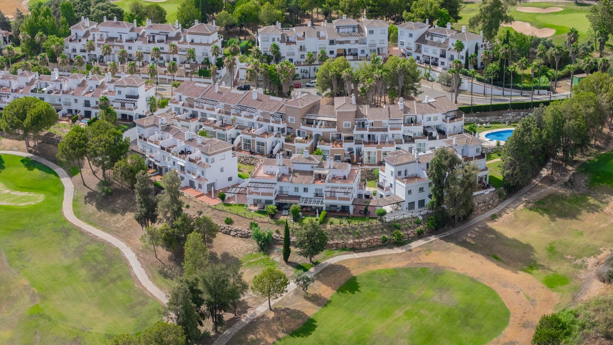 Villa for sale in Lauro Golf, Málaga, Spain