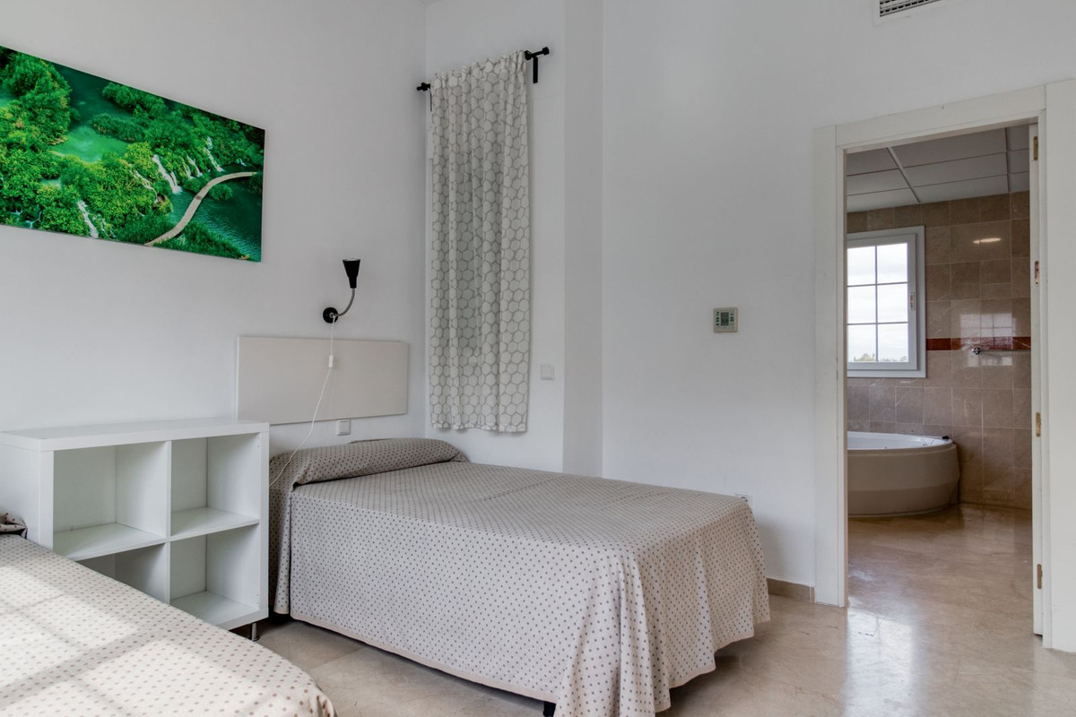 Villa for sale in Lauro Golf, Málaga, Spain