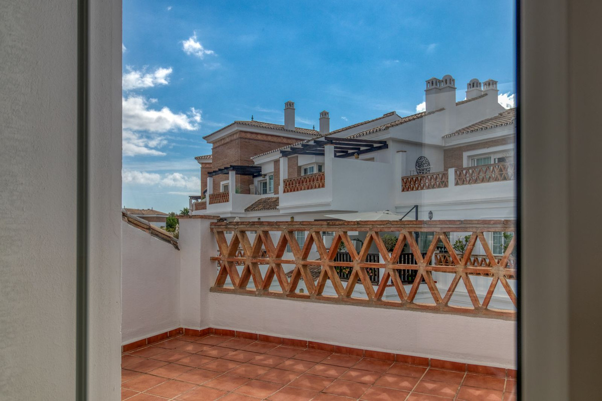 Villa for sale in Lauro Golf, Málaga, Spain