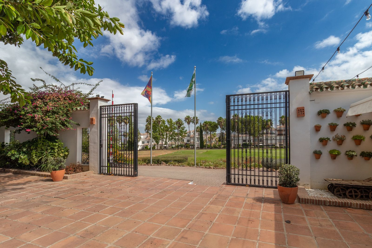 Villa for sale in Lauro Golf, Málaga, Spain