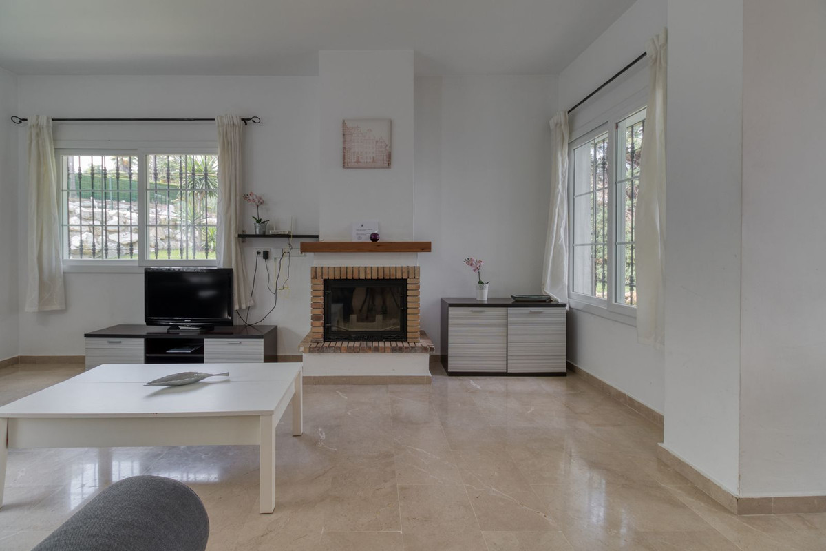 Villa for sale in Lauro Golf, Málaga, Spain