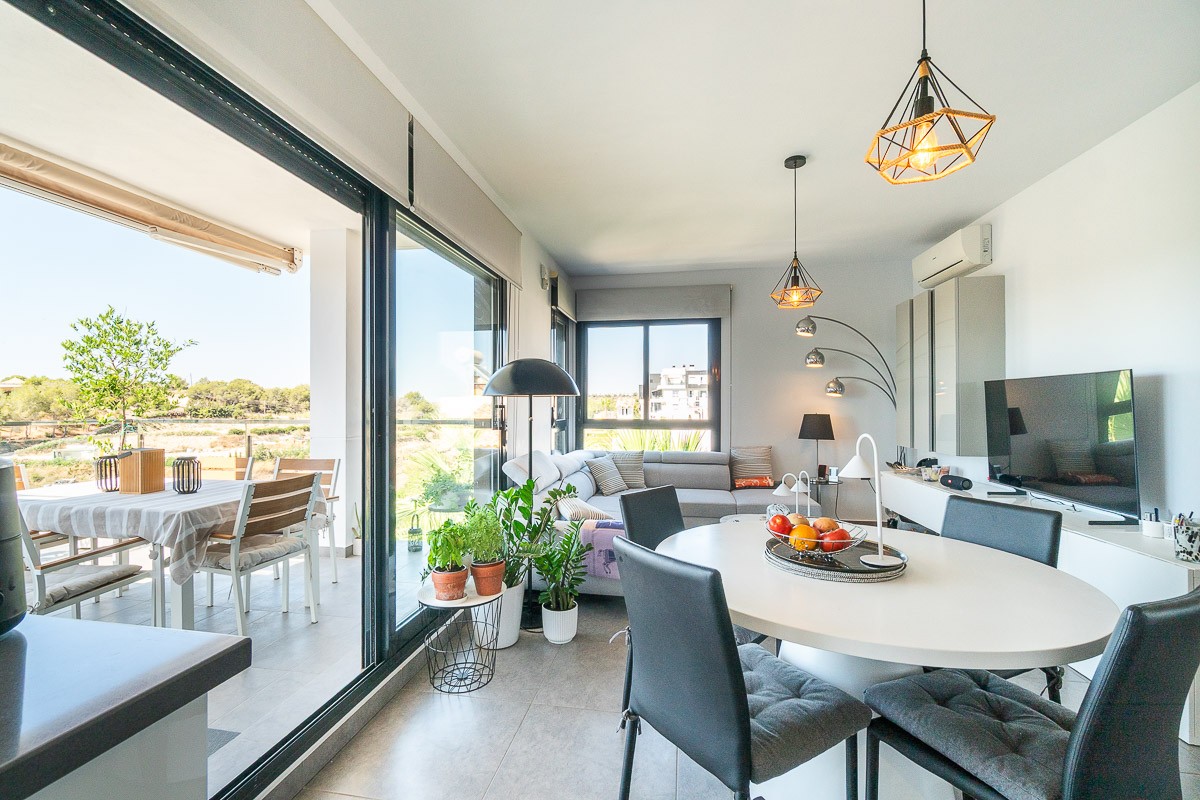 Penthouse for sale in Villamartin, Alicante, Spain